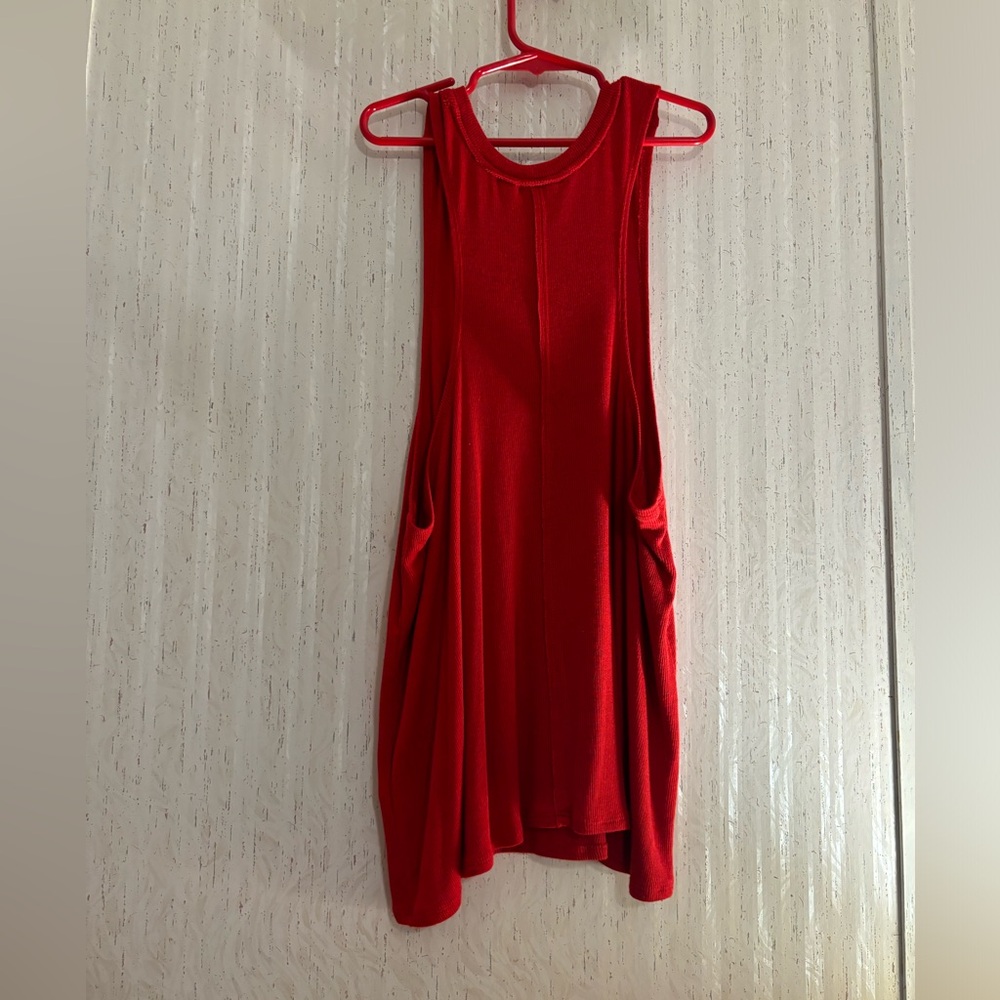 💕 (4/$15) Women’s Red Tank Top - Picture 2 of 4